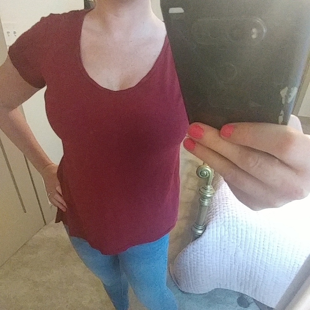 Left of Center ANTHROPOLOGIE maroon top sz. M